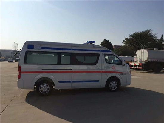 國(guó)六福田G9救護(hù)車(chē)